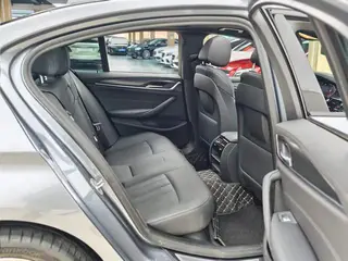 BMW 5 Series 2021 525i M Sports suit interior photo 8 BMW 5 Series 2021 525i M Sports suit interior photo 8