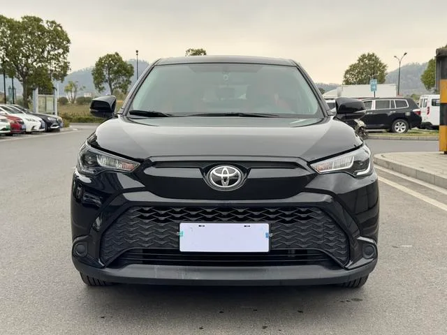 Toyota Frontlander 2024 2.0L CVT Элитная версия экстерьер фото 2 Toyota Frontlander 2024 2.0L CVT Элитная версия экстерьер фото 2