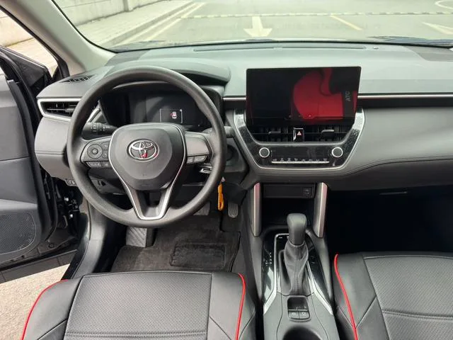 Toyota Frontlander 2024 2.0L CVT Элитная версия интерьер фото 12 Toyota Frontlander 2024 2.0L CVT Элитная версия интерьер фото 12