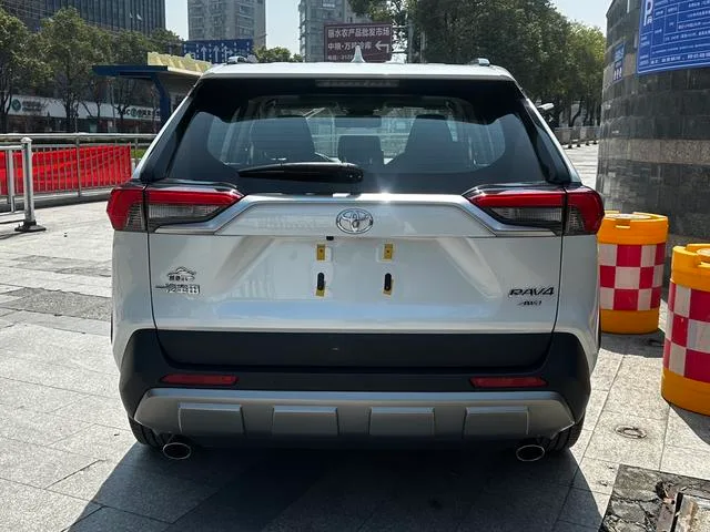 Toyota RAV4 2022 2.0L CVT 4WD Premium Edition exterior foto 4
