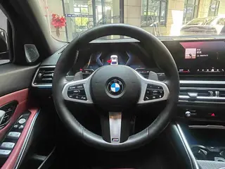 BMW 3 Series 2023 325i M Set de nuit de sport extérieur photo 5 BMW 3 Series 2023 325i M Set de nuit de sport extérieur photo 5