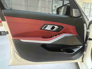 BMW 3 Series 2023 325i M Set de nuit de sport extérieur photo 9 BMW 3 Series 2023 325i M Set de nuit de sport extérieur photo 9