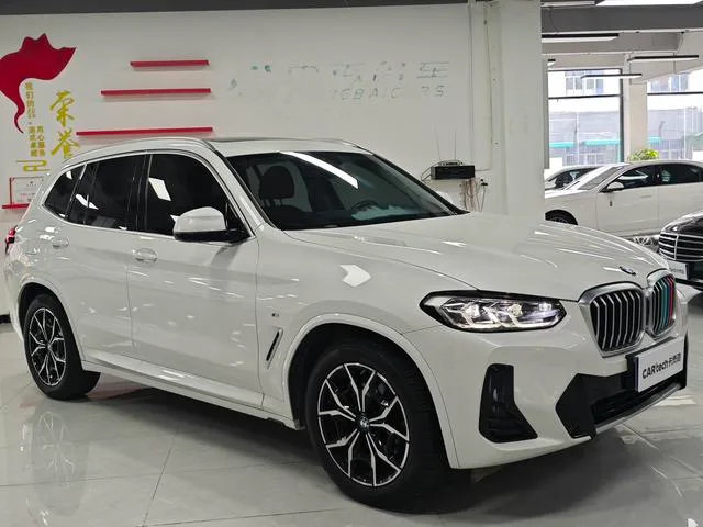 BMW X3 2022 xDrive25i M Ensemble de sport extérieur photo 3 BMW X3 2022 xDrive25i M Ensemble de sport extérieur photo 3
