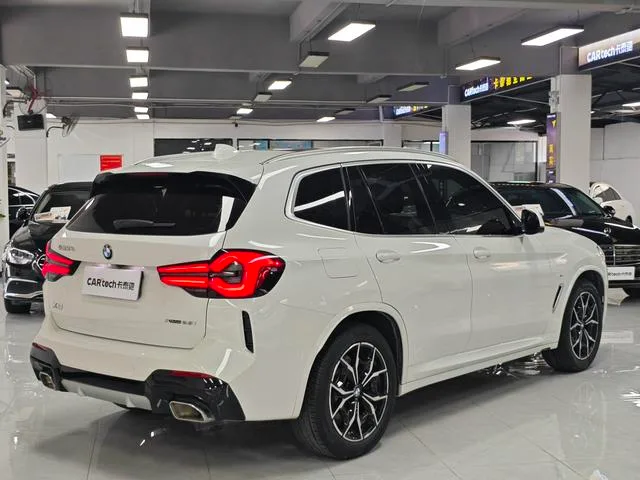 BMW X3 2022 xDrive25i M Ensemble de sport extérieur photo 4 BMW X3 2022 xDrive25i M Ensemble de sport extérieur photo 4