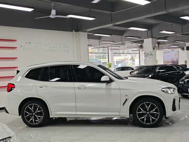 BMW X3 2022 xDrive25i M Ensemble de sport extérieur photo 5 BMW X3 2022 xDrive25i M Ensemble de sport extérieur photo 5