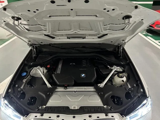BMW X3 2022 xDrive25i M Ensemble de sport intérieur photo 11 BMW X3 2022 xDrive25i M Ensemble de sport intérieur photo 11