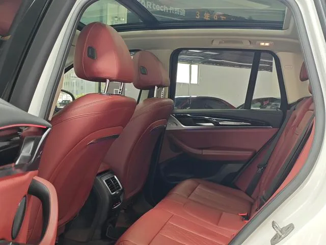BMW X3 2022 xDrive25i M Ensemble de sport intérieur photo 14 BMW X3 2022 xDrive25i M Ensemble de sport intérieur photo 14