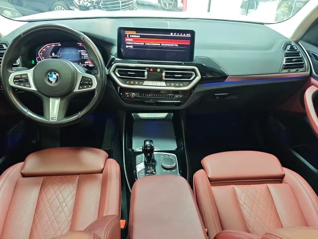 BMW X3 2022 xDrive25i M Ensemble de sport intérieur photo 15 BMW X3 2022 xDrive25i M Ensemble de sport intérieur photo 15