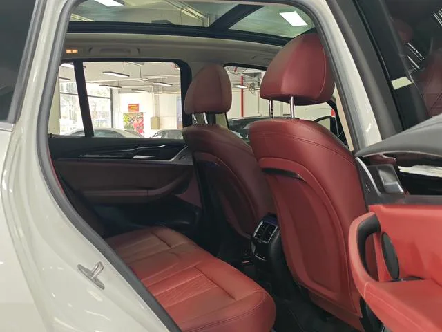 BMW X3 2022 xDrive25i M Ensemble de sport intérieur photo 18 BMW X3 2022 xDrive25i M Ensemble de sport intérieur photo 18