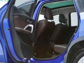 BMW X1 2023 sDrive20Li X Traje de diseño interior foto 16 BMW X1 2023 sDrive20Li X Traje de diseño interior foto 16