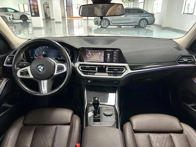 BMW 3 Series 2022 320Li M Ensemble de sport intérieur photo 9 BMW 3 Series 2022 320Li M Ensemble de sport intérieur photo 9