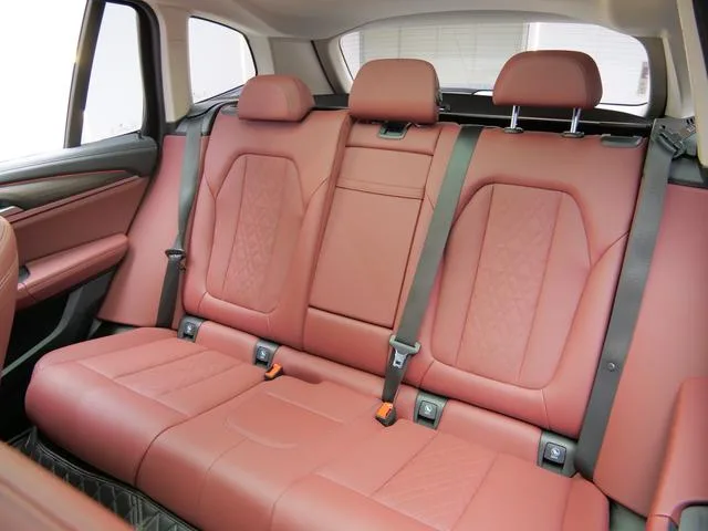 BMW X3 2022 Segundo cambio xDrive30i Líder M Traje de noche Yao interior foto 16 BMW X3 2022 Segundo cambio xDrive30i Líder M Traje de noche Yao interior foto 16