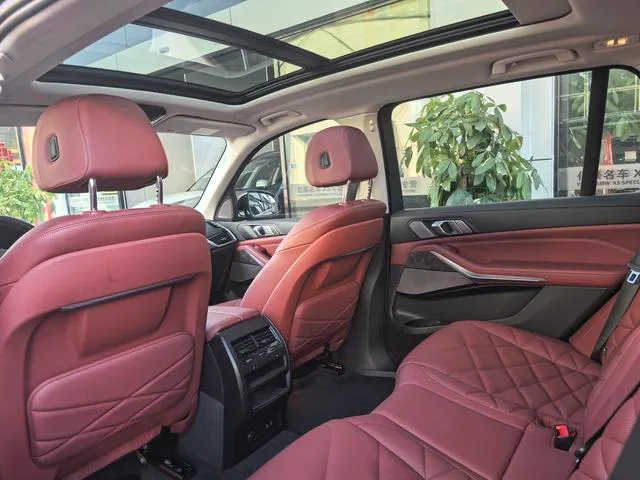 BMW X5 2022 xDrive 30Li M Conjunto deportivo exterior foto 5 BMW X5 2022 xDrive 30Li M Conjunto deportivo exterior foto 5