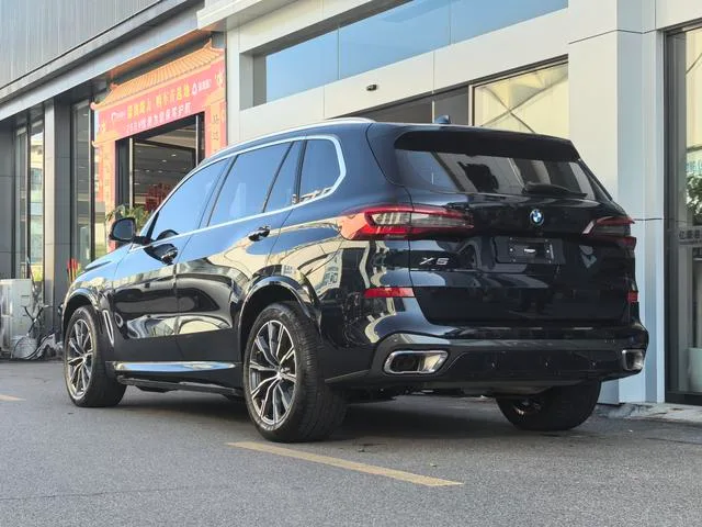 BMW X5 2022 xDrive 30Li M Conjunto deportivo interior foto 8 BMW X5 2022 xDrive 30Li M Conjunto deportivo interior foto 8