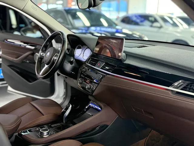 BMW X2 2022 sDrive25i M Conjunto deportivo interior foto 10 BMW X2 2022 sDrive25i M Conjunto deportivo interior foto 10