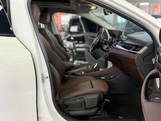 BMW X2 2022 sDrive25i M Conjunto deportivo interior foto 11 BMW X2 2022 sDrive25i M Conjunto deportivo interior foto 11