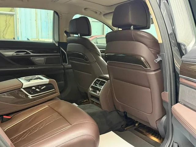BMW 7 Series 2021 730Li Traje de lujo exterior foto 5 BMW 7 Series 2021 730Li Traje de lujo exterior foto 5
