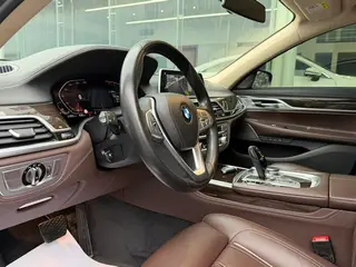 BMW 7 Series 2021 730Li Traje de lujo exterior foto 6 BMW 7 Series 2021 730Li Traje de lujo exterior foto 6