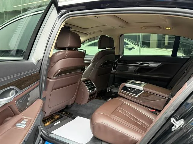BMW 7 Series 2021 730Li Traje de lujo exterior foto 7 BMW 7 Series 2021 730Li Traje de lujo exterior foto 7