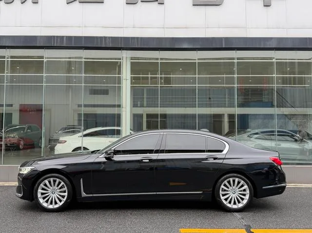 BMW 7 Series 2021 730Li Traje de lujo interior foto 8 BMW 7 Series 2021 730Li Traje de lujo interior foto 8