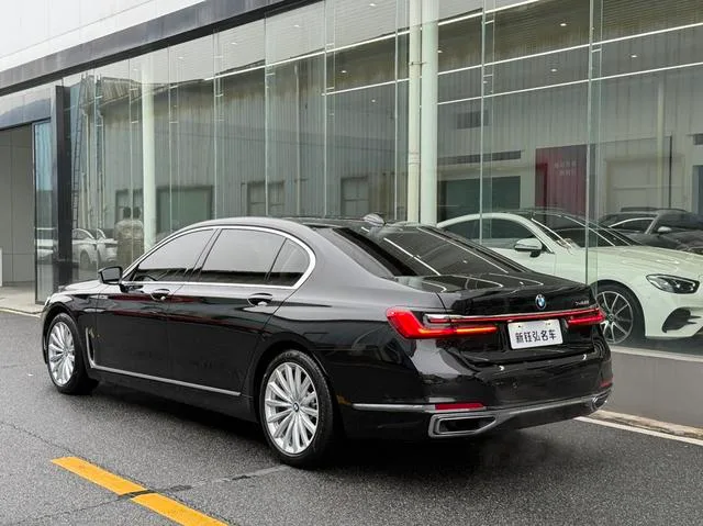 BMW 7 Series 2021 730Li Traje de lujo interior foto 9 BMW 7 Series 2021 730Li Traje de lujo interior foto 9