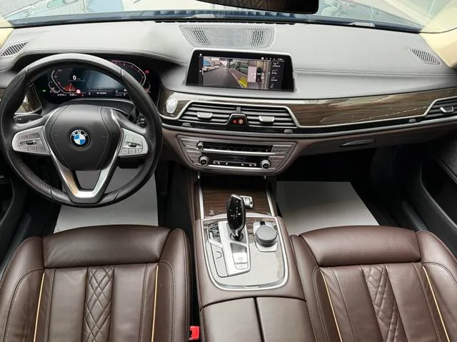 BMW 7 Series 2021 730Li Traje de lujo interior foto 11 BMW 7 Series 2021 730Li Traje de lujo interior foto 11