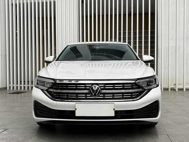 Volkswagen Sagitar 2025 300TSI DSG Premium Edition exterior photo 2