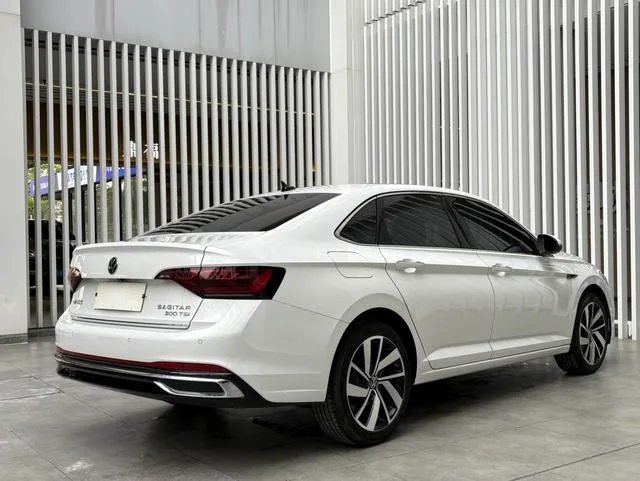 Volkswagen Sagitar 2025 300TSI DSG Premium Edition interior photo 14
