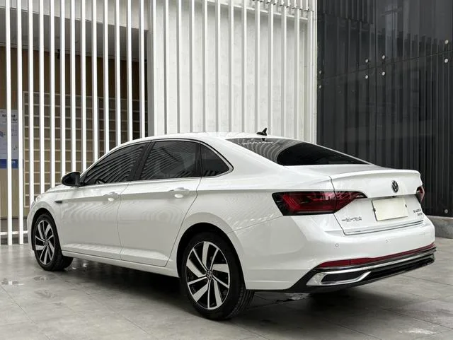 Volkswagen Sagitar 2025 300TSI DSG Premium Edition interior photo 16