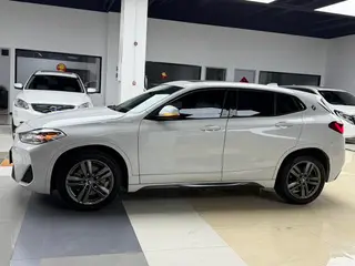BMW X2 2022 sDrive25i M Sports suit interior photo 6 BMW X2 2022 sDrive25i M Sports suit interior photo 6