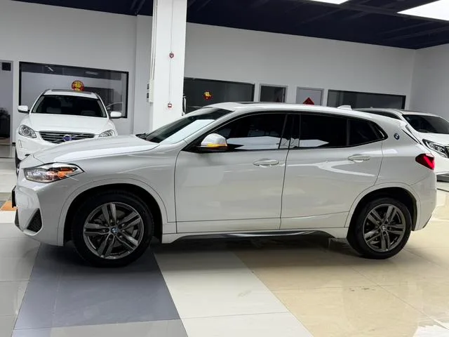 BMW X2 2022 sDrive25i M Sports suit interior photo 6 BMW X2 2022 sDrive25i M Sports suit interior photo 6