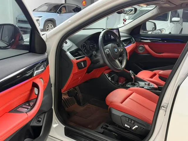 BMW X2 2022 sDrive25i M Sports suit interior photo 8 BMW X2 2022 sDrive25i M Sports suit interior photo 8