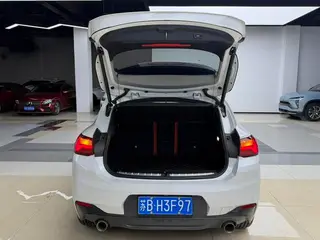 BMW X2 2022 sDrive25i M Sports suit interior photo 10 BMW X2 2022 sDrive25i M Sports suit interior photo 10