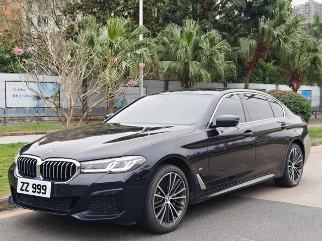 BMW 5 Series 2022 Reforma 530Li Líder M Conjunto deportivo exterior foto 1 BMW 5 Series 2022 Reforma 530Li Líder M Conjunto deportivo exterior foto 1