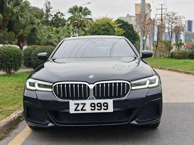 BMW 5 Series 2022 Reforma 530Li Líder M Conjunto deportivo exterior foto 2 BMW 5 Series 2022 Reforma 530Li Líder M Conjunto deportivo exterior foto 2