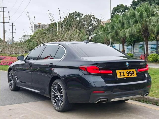 BMW 5 Series 2022 Reforma 530Li Líder M Conjunto deportivo exterior foto 5 BMW 5 Series 2022 Reforma 530Li Líder M Conjunto deportivo exterior foto 5