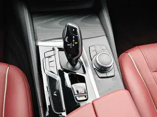 BMW 5 Series 2022 Reforma 530Li Líder M Conjunto deportivo interior foto 13 BMW 5 Series 2022 Reforma 530Li Líder M Conjunto deportivo interior foto 13