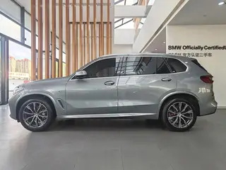 BMW X5 2022 xDrive 30Li Premium Class M Sports suit exterior photo 4 BMW X5 2022 xDrive 30Li Premium Class M Sports suit exterior photo 4