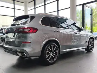 BMW X5 2022 xDrive 30Li Premium Class M Sports suit exterior photo 5 BMW X5 2022 xDrive 30Li Premium Class M Sports suit exterior photo 5