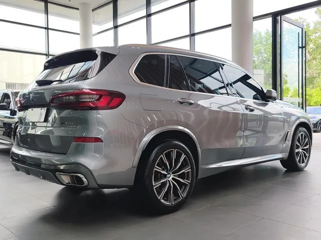 BMW X5 2022 xDrive 30Li Premium Class M Sports suit exterior photo 5 BMW X5 2022 xDrive 30Li Premium Class M Sports suit exterior photo 5