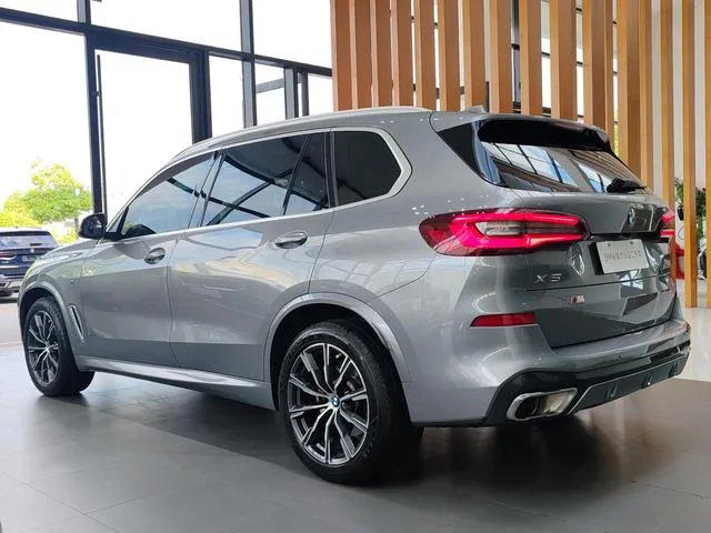 BMW X5 2022 xDrive 30Li Premium Class M Sports suit exterior photo 7 BMW X5 2022 xDrive 30Li Premium Class M Sports suit exterior photo 7