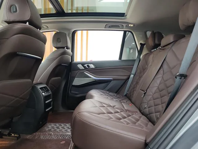 BMW X5 2022 xDrive 30Li Premium Class M Sports suit interior photo 11 BMW X5 2022 xDrive 30Li Premium Class M Sports suit interior photo 11