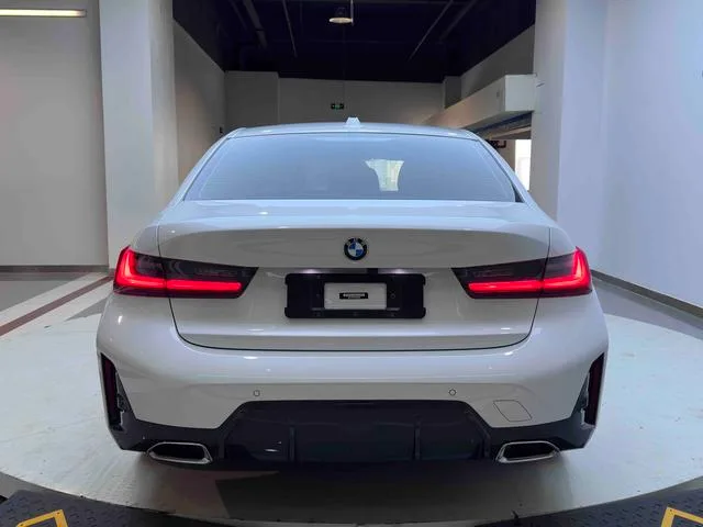 BMW 3 Series 2023 320Li M Conjunto deportivo exterior foto 5 BMW 3 Series 2023 320Li M Conjunto deportivo exterior foto 5