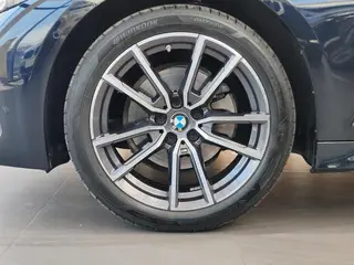 BMW 3 Series 2023 325Li M Sports suit exterior photo 8 BMW 3 Series 2023 325Li M Sports suit exterior photo 8