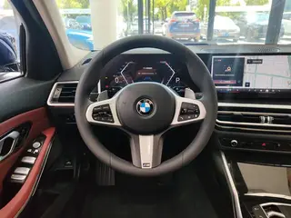 BMW 3 Series 2023 325Li M Sports suit interior photo 13 BMW 3 Series 2023 325Li M Sports suit interior photo 13