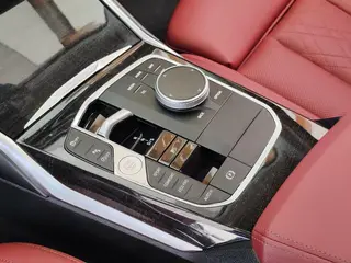 BMW 3 Series 2023 325Li M Sports suit interior photo 14 BMW 3 Series 2023 325Li M Sports suit interior photo 14