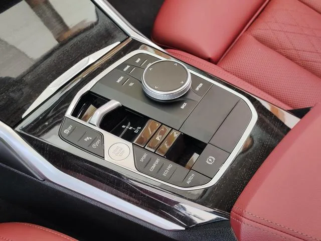 BMW 3 Series 2023 325Li M Sports suit interior photo 14 BMW 3 Series 2023 325Li M Sports suit interior photo 14