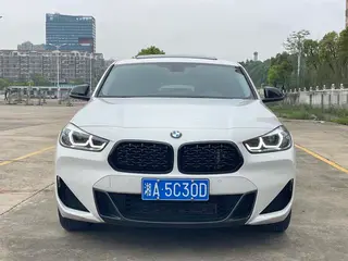 BMW X2 2023 sDrive25i M Edición nocturna deportiva exterior foto 3 BMW X2 2023 sDrive25i M Edición nocturna deportiva exterior foto 3
