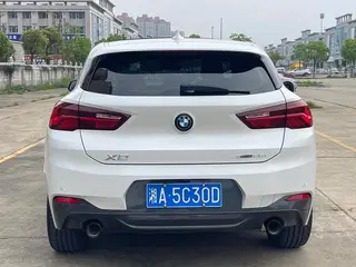 BMW X2 2023 sDrive25i M Edición nocturna deportiva exterior foto 5 BMW X2 2023 sDrive25i M Edición nocturna deportiva exterior foto 5