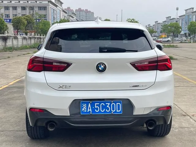 BMW X2 2023 sDrive25i M Edición nocturna deportiva exterior foto 5 BMW X2 2023 sDrive25i M Edición nocturna deportiva exterior foto 5